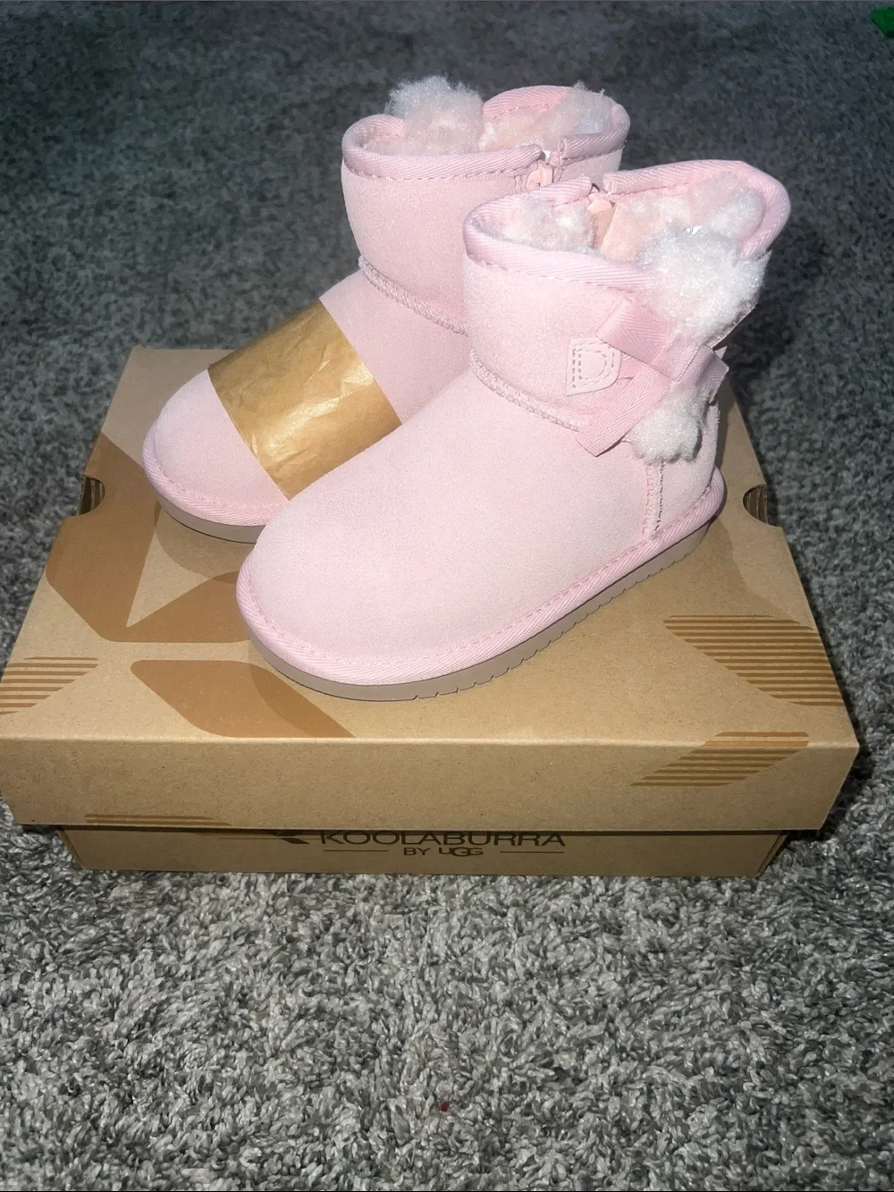 Koolaburra Kids Light Pink Shearling Bow Boots